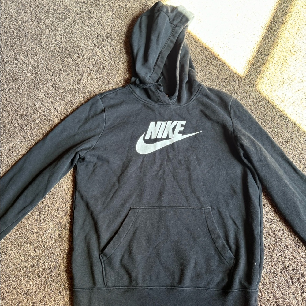 Woman’s Nike hoodie size small